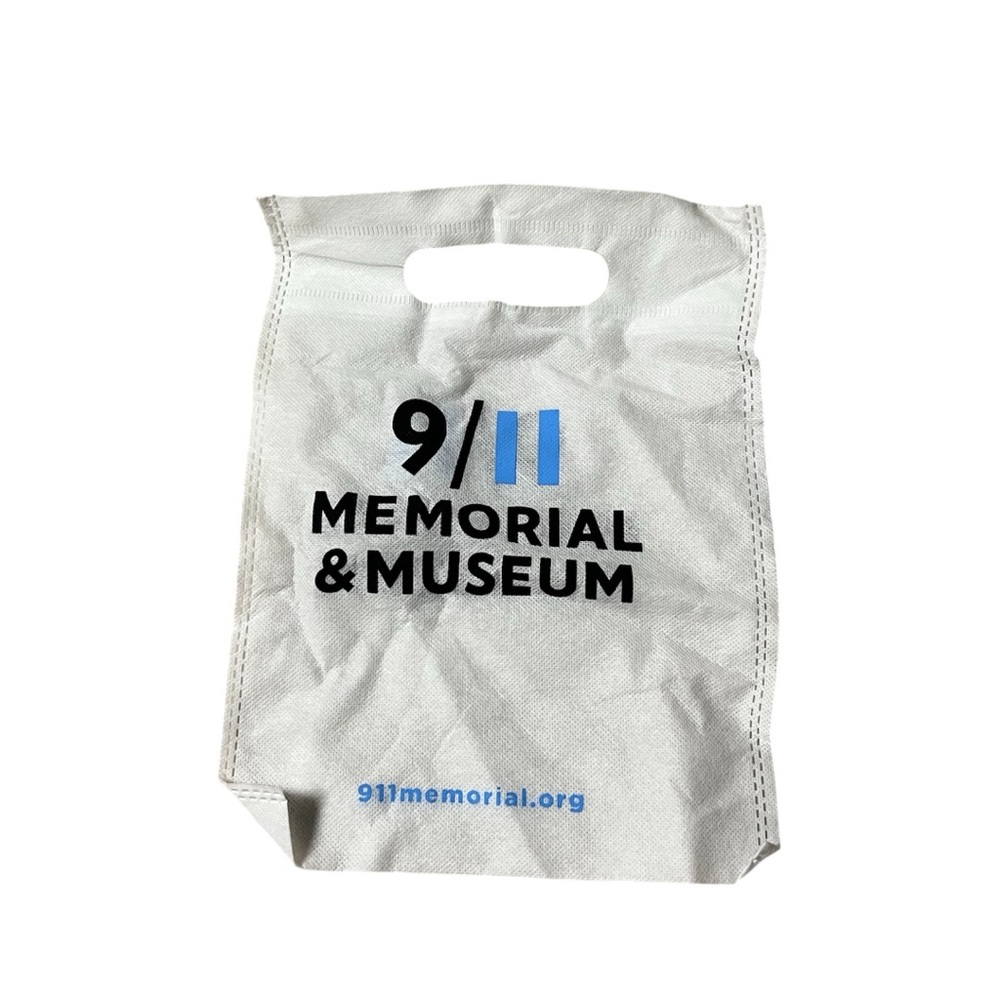 ◻️9/11 MEMORIAL: Small reusable 9/11 Memorial bag from the museum◻️